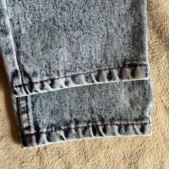 🦄 Vintage Acid Wash Jeans - Picture 9 of 15